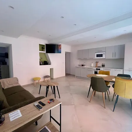 Apartment T3 Place Du Marche *