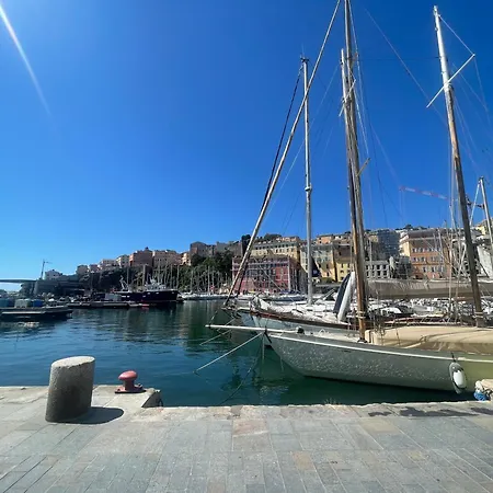 T3 Place Du Marche * Bastia (Corsica)