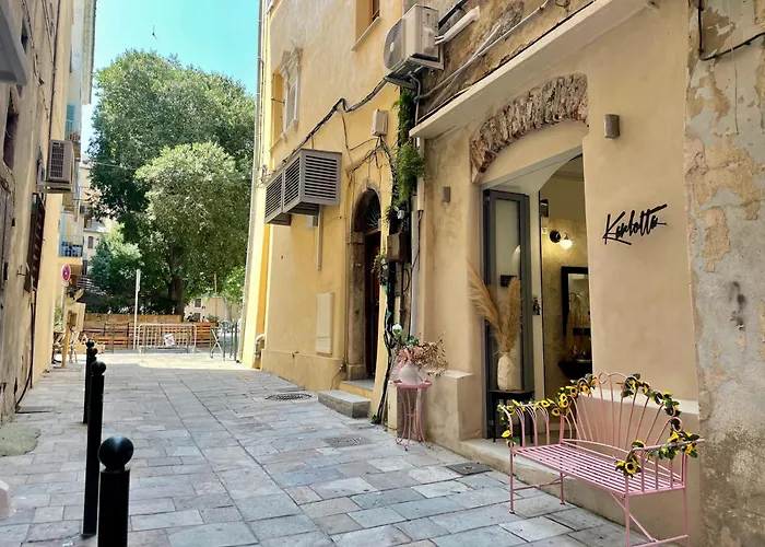 Appartement T3 Place Du Marche *