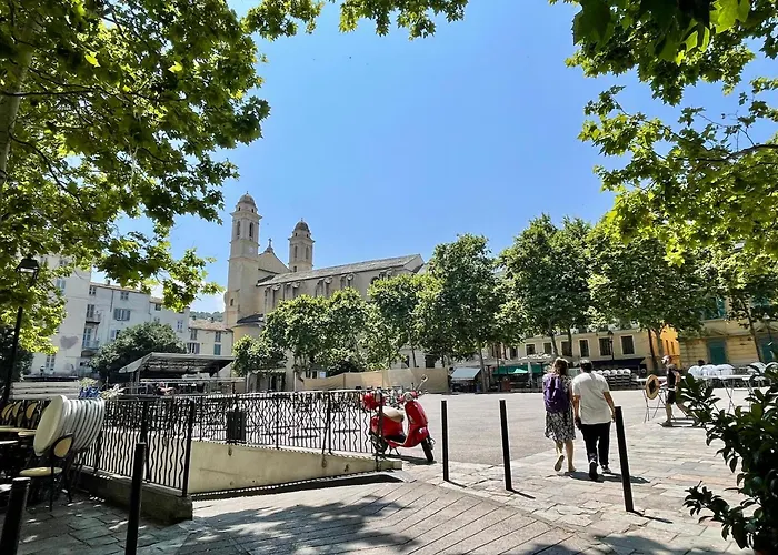 Appartement T3 Place Du Marche