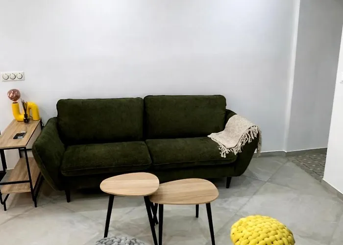 T3 Place Du Marché * Bastia (Corsica)