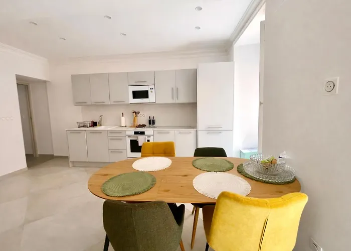 Appartement T3 Place Du Marche